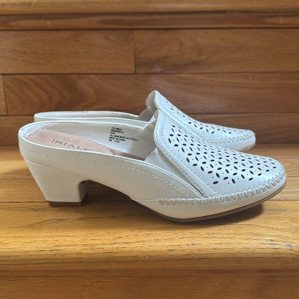 NEW Women’s White Slip-Ons Size 8.5 M Women’s Slides Faux Leather Shoes NWOT